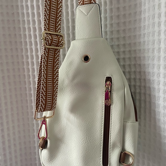 NWT BOSTANTEN Sling Bag Cross Body Bag Trendy Leather Crossbody Purse - Picture 9 of 12